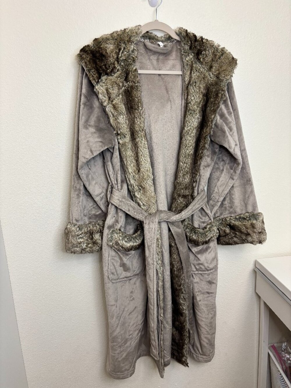 Pottery Barn Faux Fur Hooded Robe Brown Tan Ombre  Chinchilla Medium